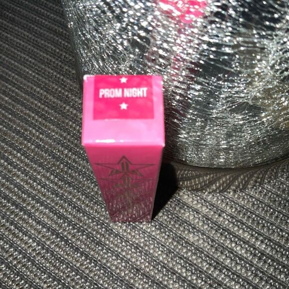 JEFFREE STAR COSMETICS Prom Night Velour Liquid Lipstick NEW - Picture 3 of 6